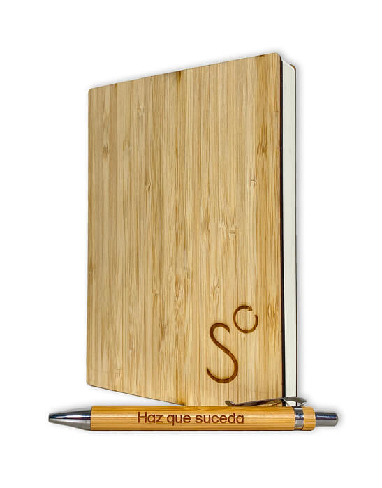 Conjunto de cuaderno y bolígrafo de bambú